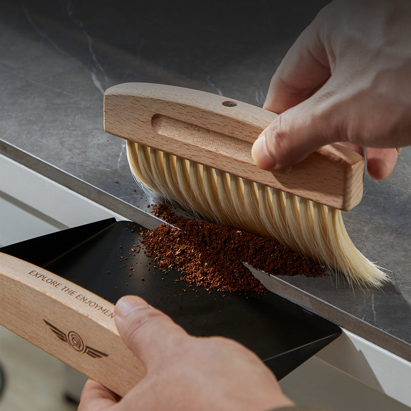 zeroHero Cleaning Brush Set, brush and dustpan joined together