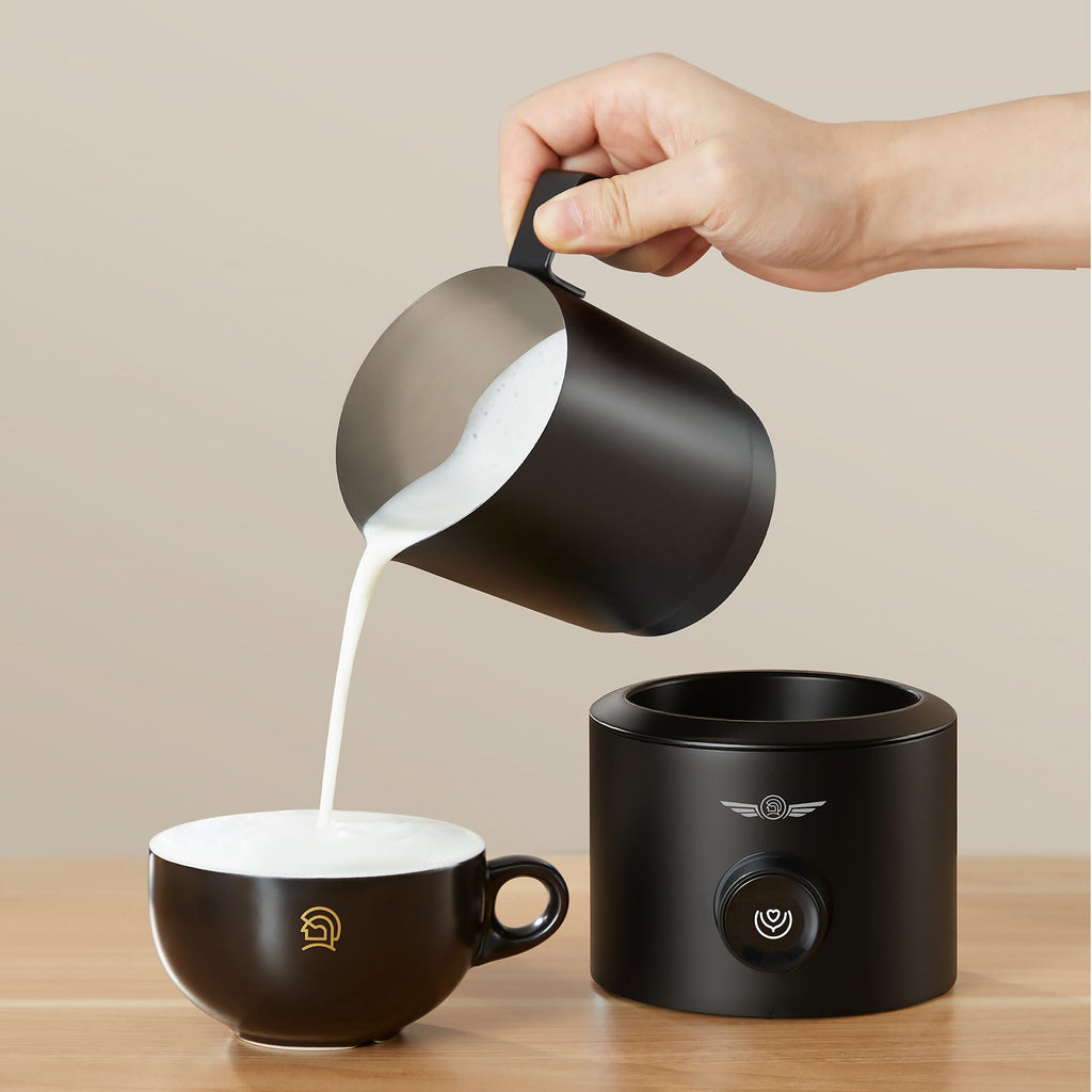 zeroHero Lark electric milk frother with detachable pitcher