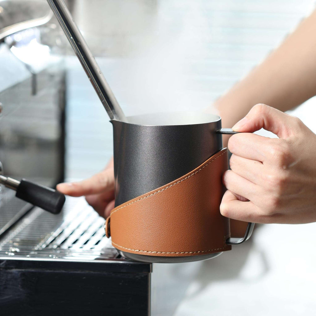 zeroHero Advanced stainless steel milk pitcher with PU sleeve